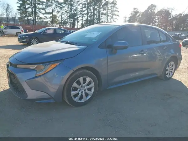 5YFEPMAE3NP335687 2022 TOYOTA COROLLA - Image 2