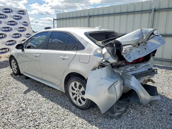 5YFEPMAE3NP335947 2022 TOYOTA COROLLA - Image 2