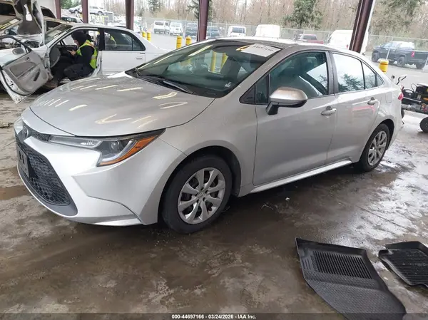 5YFEPMAE3NP336547 2022 TOYOTA COROLLA - Image 2