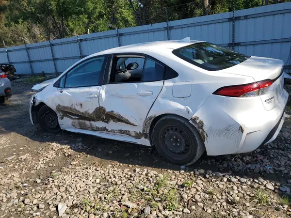 5YFEPMAE3NP338203 2022 TOYOTA COROLLA - Image 2