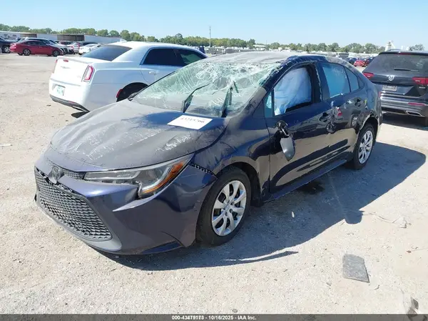 5YFEPMAE3NP339125 2022 TOYOTA COROLLA - Image 2