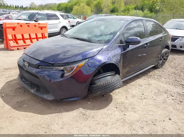 5YFEPMAE3NP348116 2022 TOYOTA COROLLA - Image 2