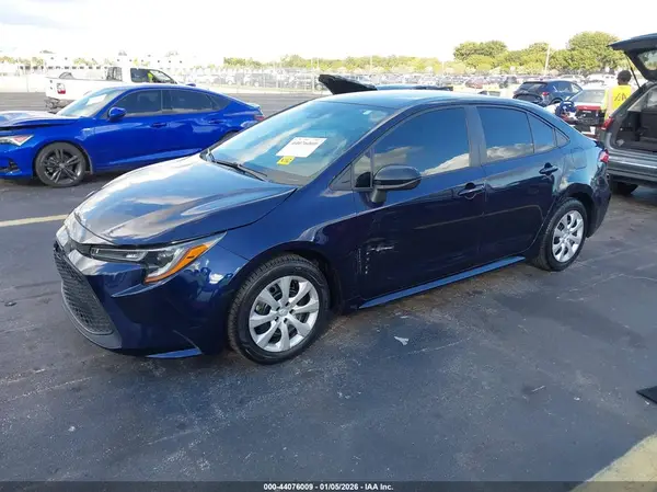 5YFEPMAE3NP353106 2022 TOYOTA COROLLA - Image 2