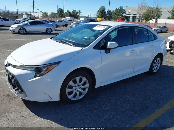5YFEPMAE3NP354532 2022 TOYOTA COROLLA - Image 2