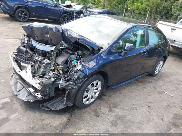 5YFEPMAE3NP356037 2022 TOYOTA COROLLA - Image 2