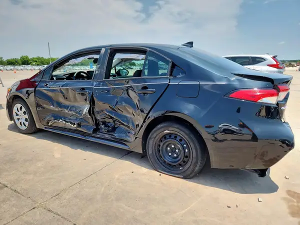 5YFEPMAE3NP366096 2022 TOYOTA COROLLA - Image 2