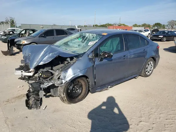 5YFEPMAE3NP366552 2022 TOYOTA COROLLA - Image 1
