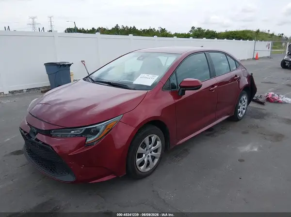 5YFEPMAE3NP367832 2022 TOYOTA COROLLA - Image 2