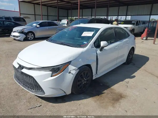 5YFEPMAE3NP368964 2022 TOYOTA COROLLA - Image 2