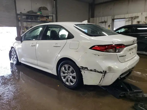 5YFEPMAE3NP373453 2022 TOYOTA COROLLA - Image 2
