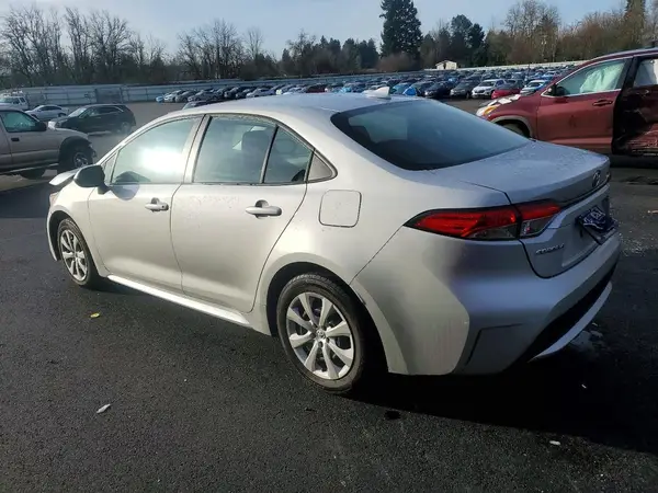 5YFEPMAE3NP377051 2022 TOYOTA COROLLA - Image 2