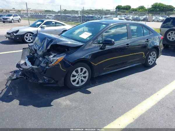 5YFEPMAE3NP382251 2022 TOYOTA COROLLA - Image 2