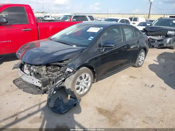 5YFEPMAE3NP383898 2022 TOYOTA COROLLA - Image 2