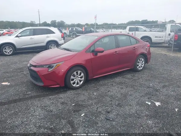5YFEPMAE3NP387059 2022 TOYOTA COROLLA - Image 2