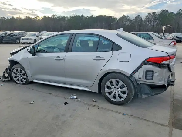 5YFEPMAE3NP388437 2022 TOYOTA COROLLA - Image 2