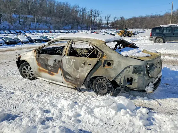 5YFEPMAE3NP388941 2022 TOYOTA COROLLA - Image 2