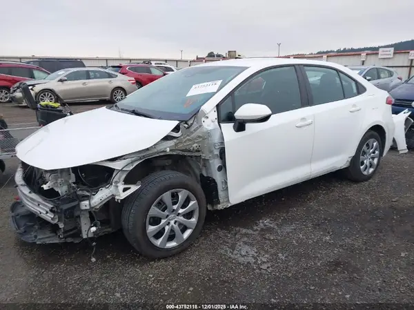 5YFEPMAE4MP210096 2021 TOYOTA COROLLA - Image 2