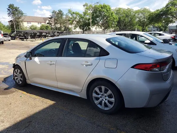 5YFEPMAE4MP232101 2021 TOYOTA COROLLA - Image 2