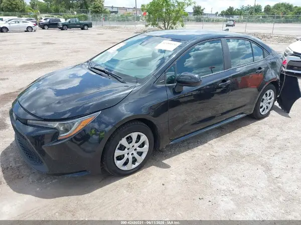 5YFEPMAE4MP232261 2021 TOYOTA COROLLA - Image 2