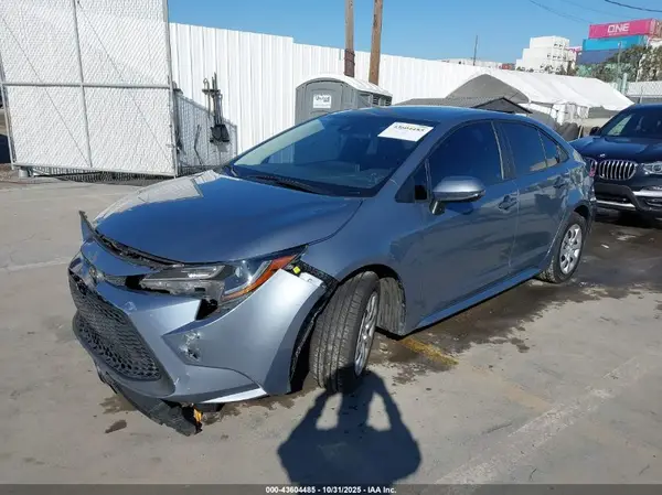 5YFEPMAE4MP235967 2021 TOYOTA COROLLA - Image 2