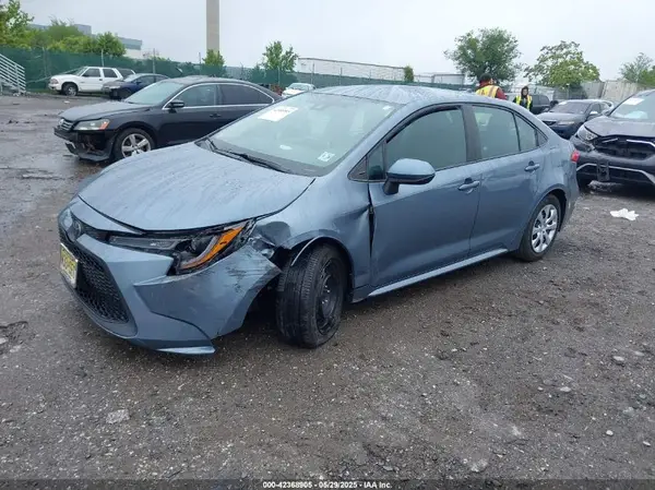 5YFEPMAE4MP236066 2021 TOYOTA COROLLA - Image 2