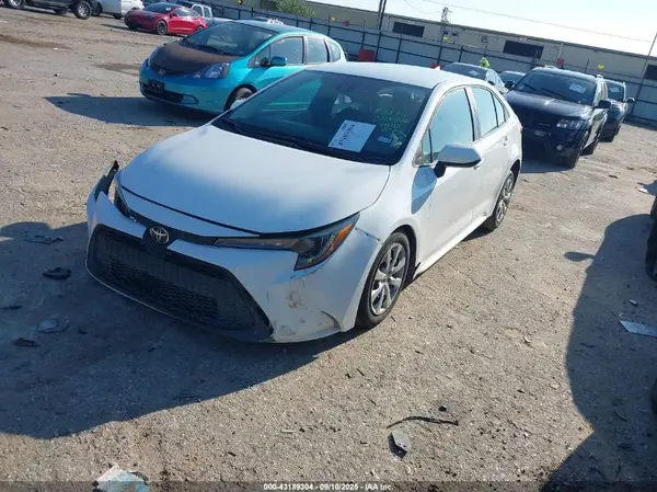 5YFEPMAE4MP249531 2021 TOYOTA COROLLA - Image 2