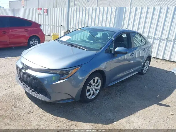5YFEPMAE4MP254678 2021 TOYOTA COROLLA - Image 2
