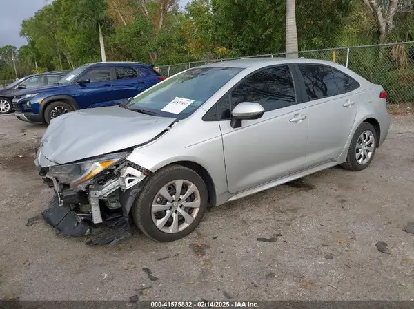 5YFEPMAE4MP258519 2021 TOYOTA COROLLA - Image 2