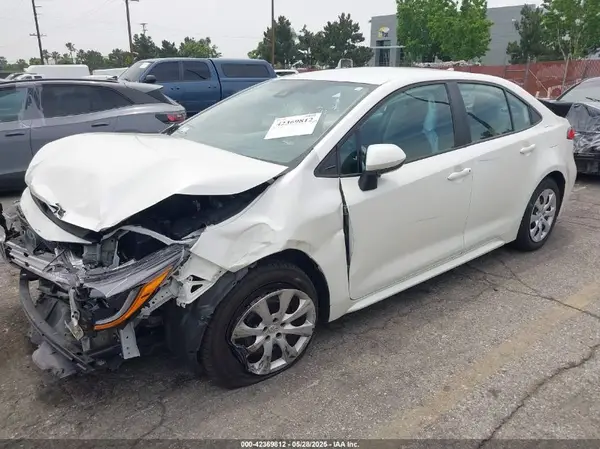 5YFEPMAE4MP260173 2021 TOYOTA COROLLA - Image 2