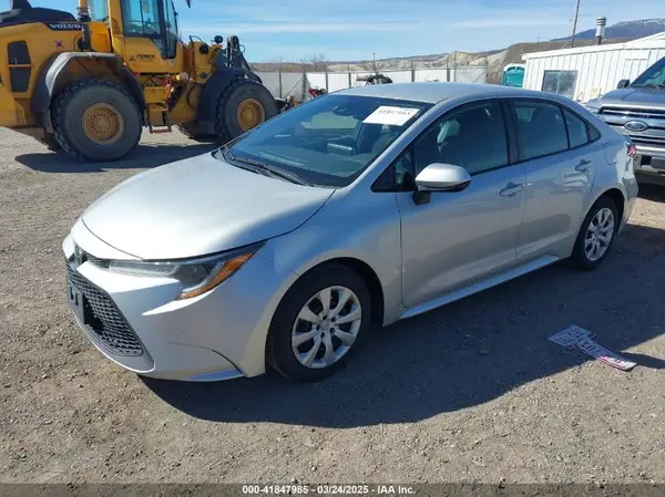 5YFEPMAE4MP260268 2021 TOYOTA COROLLA - Image 2
