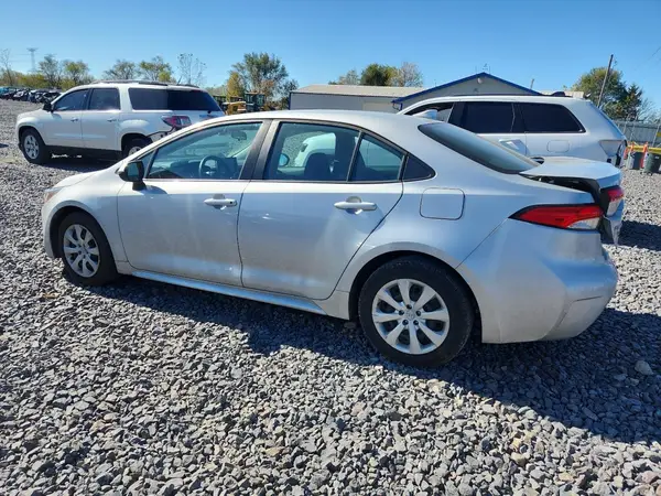 5YFEPMAE4MP260285 2021 TOYOTA COROLLA - Image 2