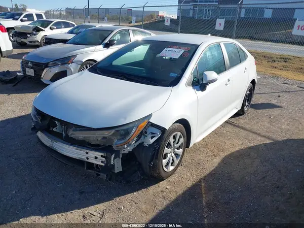 5YFEPMAE4MP262912 2021 TOYOTA COROLLA - Image 2