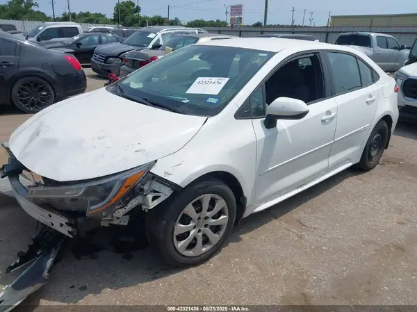 5YFEPMAE4NP273409 2022 TOYOTA COROLLA - Image 2