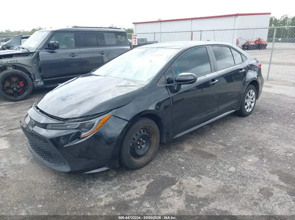 5YFEPMAE4NP281848 2022 TOYOTA COROLLA - Image 2