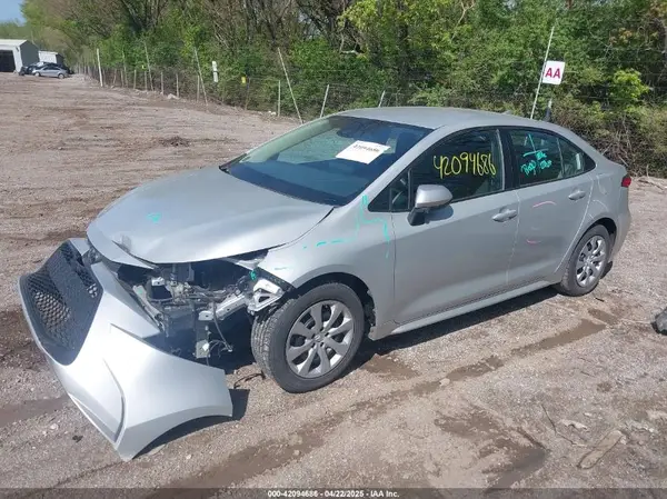 5YFEPMAE4NP289125 2022 TOYOTA COROLLA - Image 2