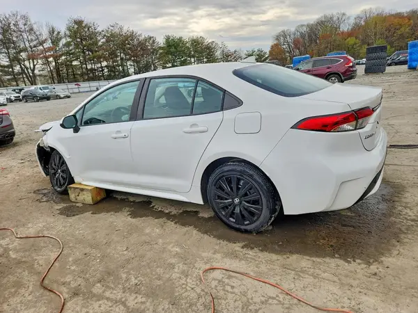 5YFEPMAE4NP294437 2022 TOYOTA COROLLA - Image 2