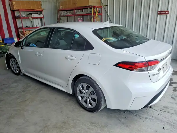 5YFEPMAE4NP295443 2022 TOYOTA COROLLA - Image 2
