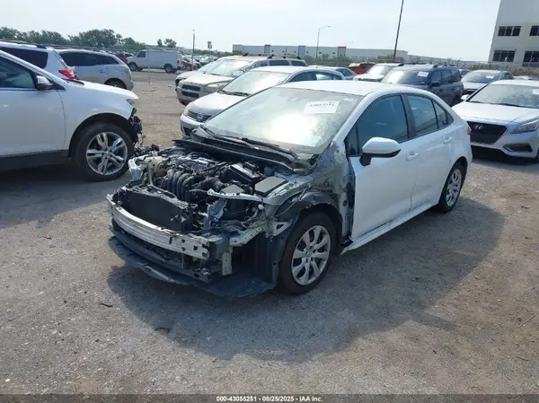 5YFEPMAE4NP296737 2022 TOYOTA COROLLA - Image 2