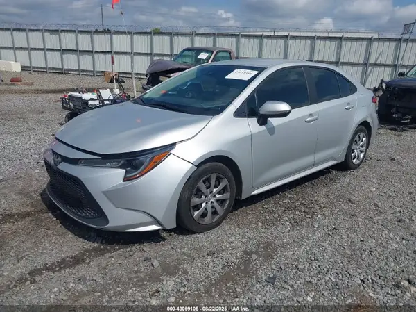 5YFEPMAE4NP298620 2022 TOYOTA COROLLA - Image 2