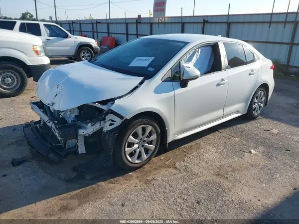 5YFEPMAE4NP299296 2022 TOYOTA COROLLA - Image 2