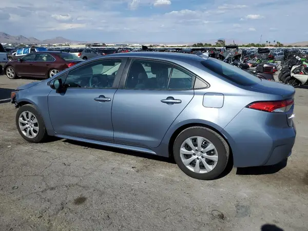 5YFEPMAE4NP302701 2022 TOYOTA COROLLA - Image 2