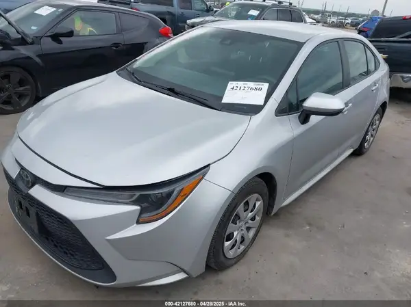 5YFEPMAE4NP307655 2022 TOYOTA COROLLA - Image 2