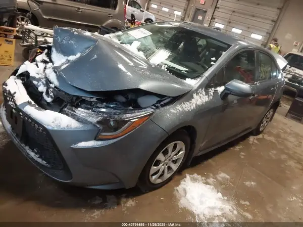 5YFEPMAE4NP309759 2022 TOYOTA COROLLA - Image 2