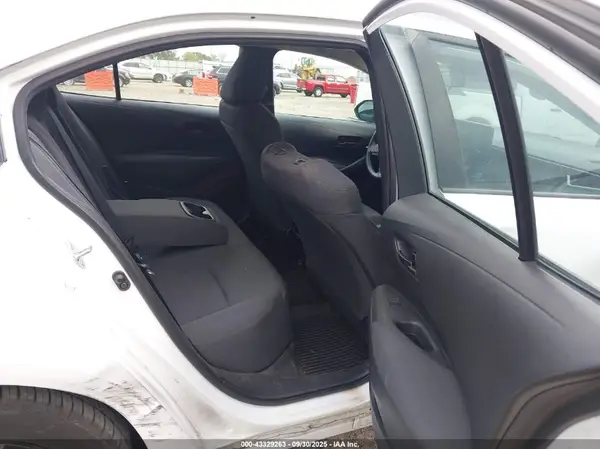 5YFEPMAE4NP309907 2022 TOYOTA COROLLA - Image 8