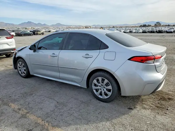 5YFEPMAE4NP313200 2022 TOYOTA COROLLA - Image 2