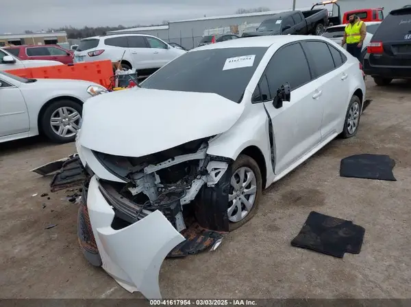 5YFEPMAE4NP317053 2022 TOYOTA COROLLA - Image 2