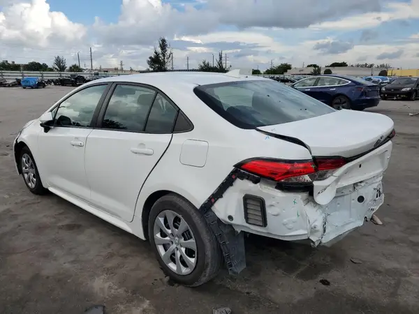 5YFEPMAE4NP318588 2022 TOYOTA COROLLA - Image 2