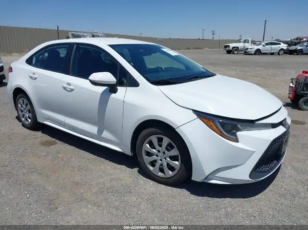 5YFEPMAE4NP320194 2022 TOYOTA COROLLA - Image 1