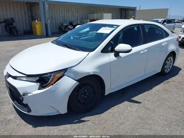 5YFEPMAE4NP320194 2022 TOYOTA COROLLA - Image 2