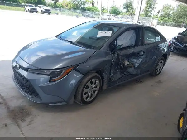5YFEPMAE4NP321099 2022 TOYOTA COROLLA - Image 2